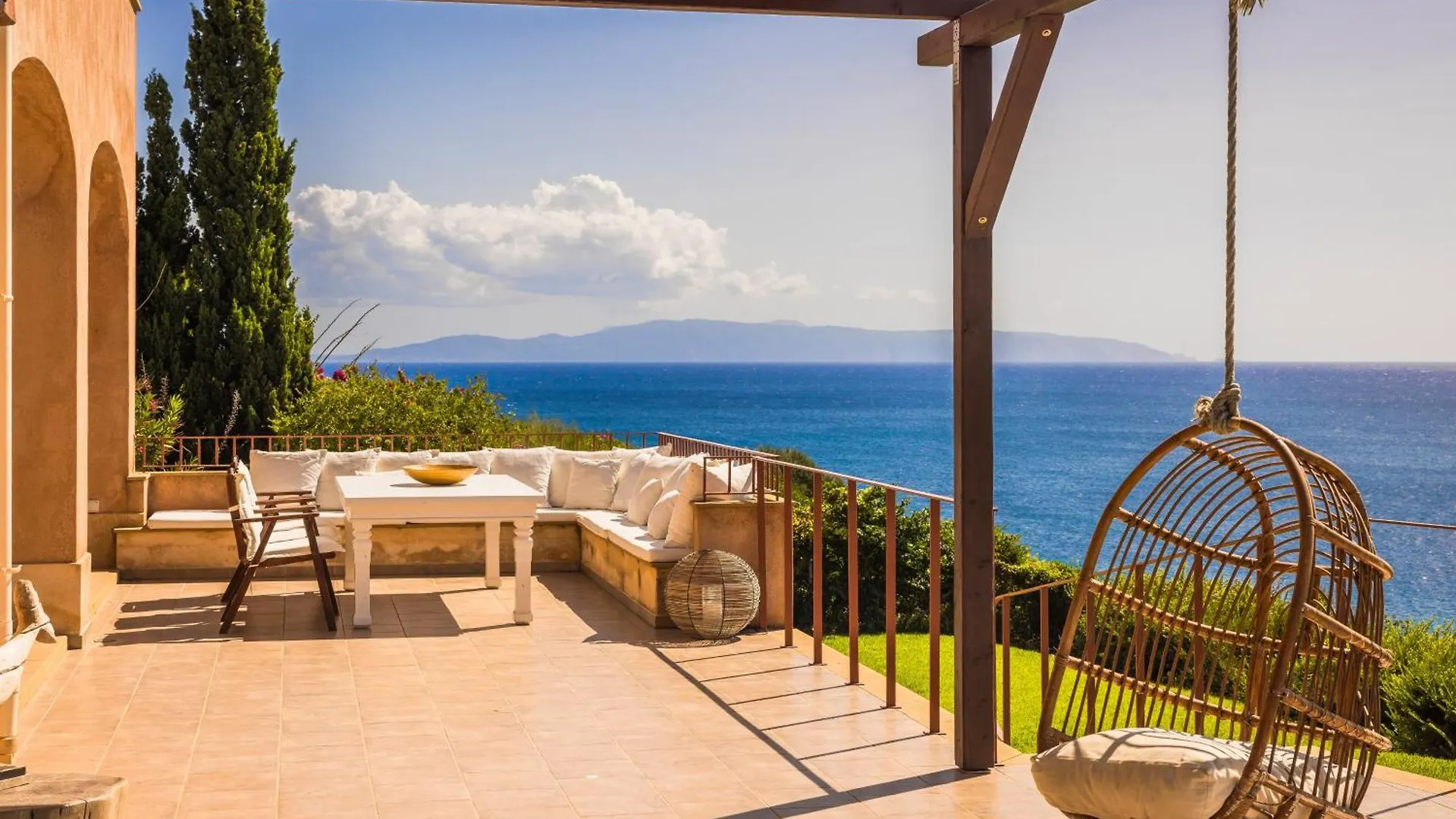 Absolute Villa By Stylish Stays Livathos