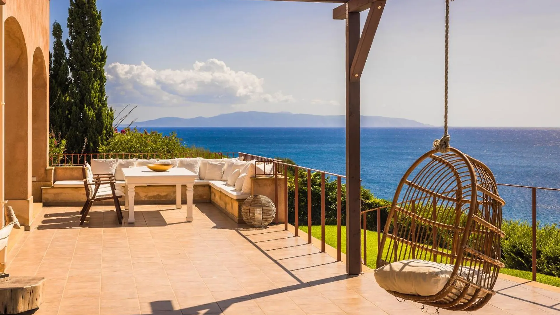 Absolute Villa By Stylish Stays Livathos